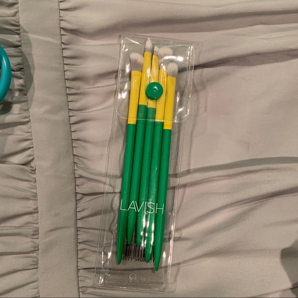 makeup brushes